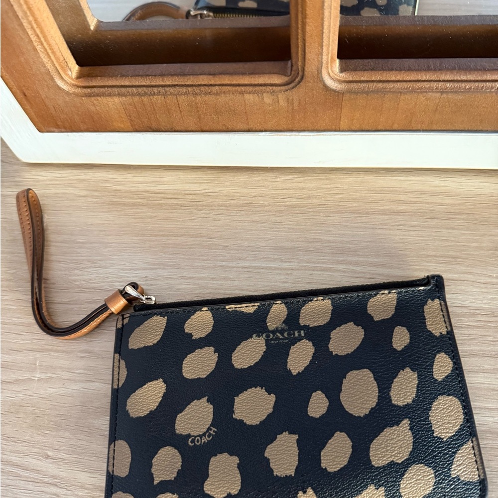 Coach leopard spot wristlet - Picture 2 of 5